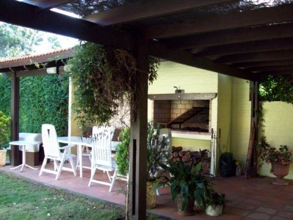 Casa en alquiler y venta en zona de Playa Mansa, excelente estado!
